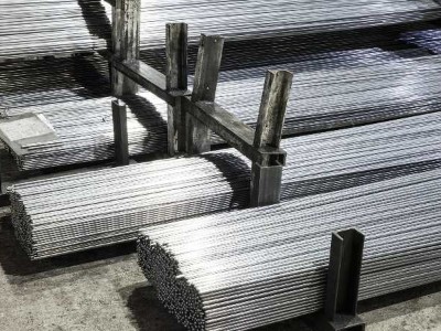 不鏽鋼黑皮棒和光亮棒的區別